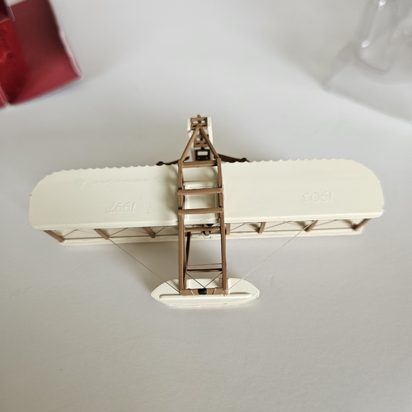 Hallmark Keepsake Ornament The Flight at Kitty Hawk Airplane Christmas Ornament - Picture 7 of 8